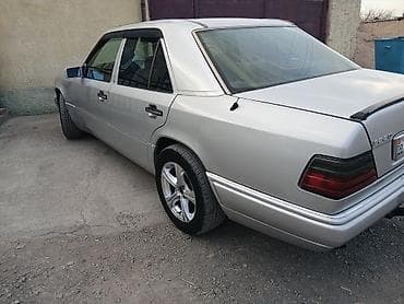 bmw м8: Mercedes-Benz E-Class: 1993 г., 2 л, Ручные, Бензин, Седан — 5