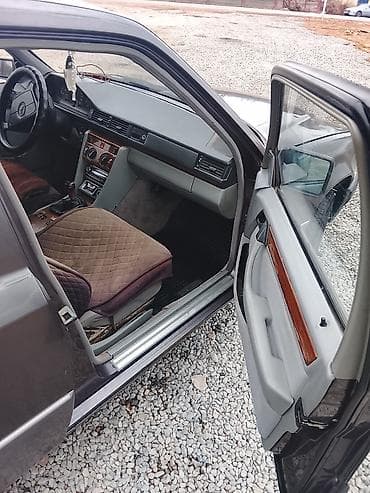 сидения на мерседес: Mercedes-Benz W124: 1993 г., Ручные, Седан — 5