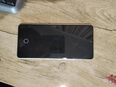 logitech combo: Poco F6, Б/у, 512 ГБ, цвет - Серебристый, 2 SIM — 2