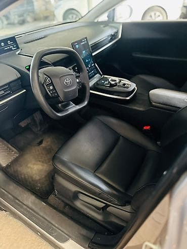 авто стекло: Toyota bZ3: 2023 г., Автомат, Электромобиль, Седан — 7