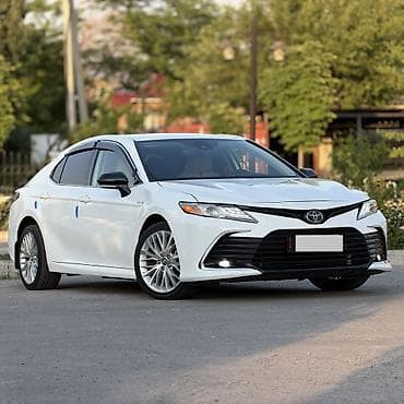 Toyota Camry: 2020 г., 2.5 л, Автомат, Гибрид, Седан