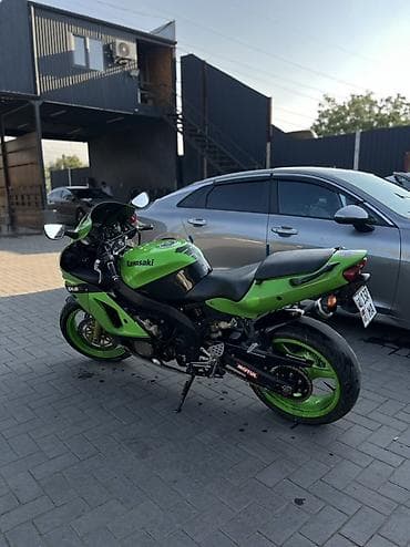 700: Спортбайк Kawasaki, 700 куб. см, Бензин, Взрослый, Б/у — 3