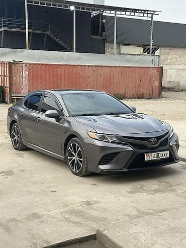 Транспорт: Toyota Camry: 2018 г., 2.5 л, Бензин, Седан — 2