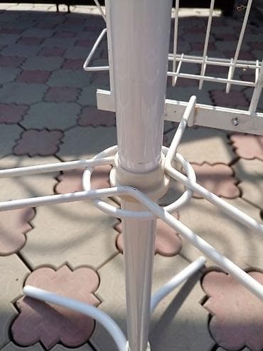 стул с партой: Стойки-ёлки вращающиеся для листовок 1100с/шт — 5