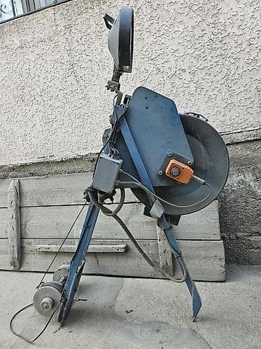 Электрическая лебёдка/подъёмный механизм со шкивом и прожектором