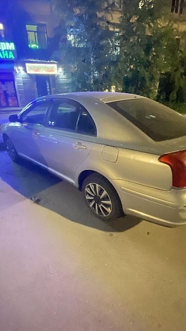 Toyota Avensis: 2004 г., 1.8 л, Автомат, Бензин, Седан