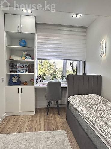кремлевский: 4 комнаты, 102 м², Элитка, 3 этаж, Евроремонт — 1