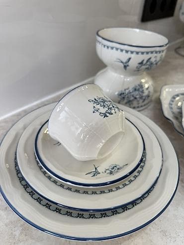 китайский фарфор: Столовый сервиз из фарфора с сине-белым декором «птицы и цветы» — 7