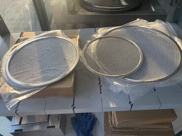 сдаю кафе на иссык куле: Доска Разделочная Щипцы кухонные Венчики Поварёшка Дуршлаг Ковши — 14