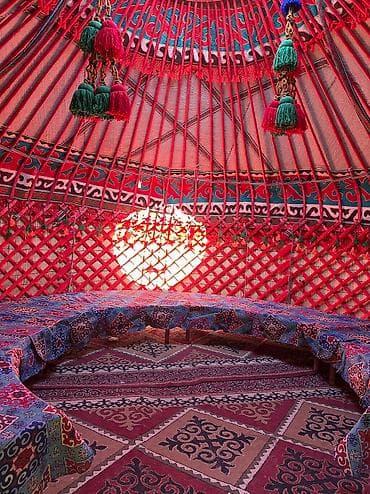 Юрты: Аренда юрты, Каркас Деревянный, 75 баш, Самовар, С полом, Стол — 4