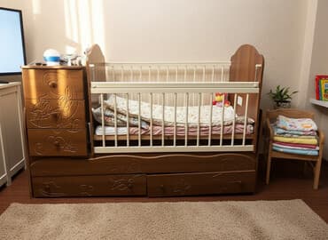 кровать двухярусные: Продаем детскую кроватку и кресло!!! Кровать среднего состояния — 1