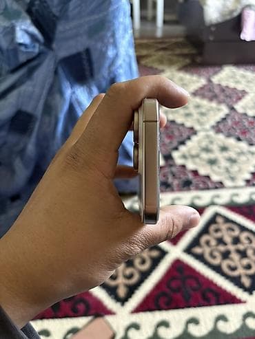 mi curved: IPhone 16 Pro, Б/у, 256 ГБ, Золотой, Чехол, Кабель, Коробка, 93 % — 5