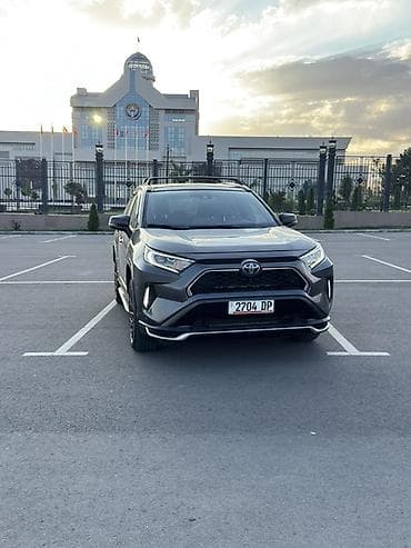 авто в такси: Toyota RAV4: 2021 г., 2.5 л, Гибрид, Кроссовер — 2