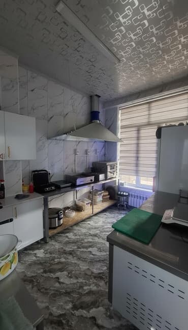 оборудование для перчаток: Продаётся кафе ресторан - Просторный зал с несколькими посадочными — 1