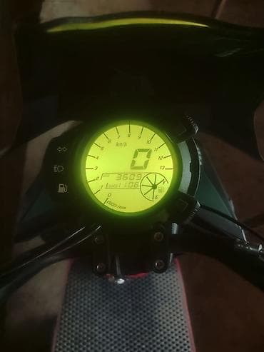 Кумурска мотороллер: Скутер/макси-скутер с ветровым стеклом и задним кофром - Тип — 5