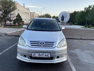 Toyota Ipsum: 2003 г., 2.4 л, Автомат, Бензин, Минивэн