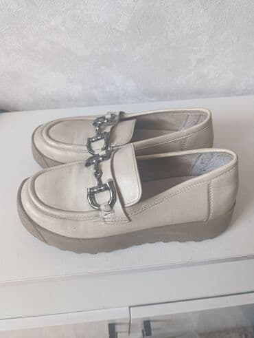 лоро пиано обувь женская летняя: Женские лоферы бежевого цвета с металлической пряжкой-«конской — 1