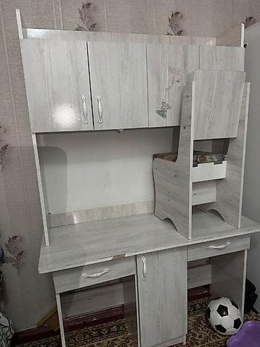 Продаётся комплект мебели для дома. 1) Письменный стол с надстройкой