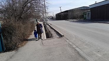 контейнер павильен: Продаётся жилой дом с приусадебным участком и бассейном. Основные — 1