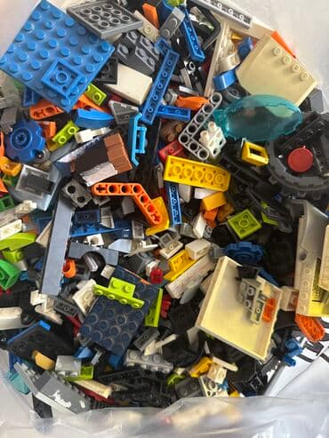 Продаётся Лего 5000 деталей