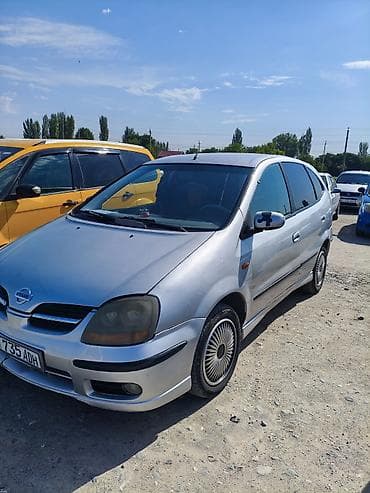 Nissan Tino: 2003 г., 1.8 л, Механика, Бензин, Хэтчбэк — 2