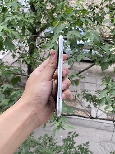 Техника и электроника: IPhone 11, Б/у, 128 ГБ, White Titanium, Чехол, 85 % — 4