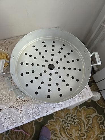 белые пакеты: Мантышница (пароварка) + хрустальная креманка Мантышница: - Материал — 1
