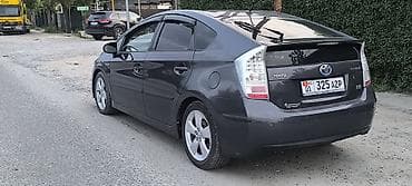 2011: Toyota Prius: 2011 г., Гибрид, Хэтчбэк — 3