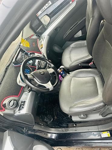 chevrolet tracker ltz: Chevrolet Spark: 2015 г., 1 л, Автомат, Бензин, Хэтчбэк — 6