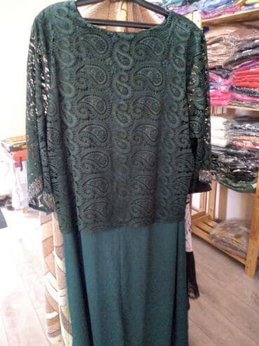 зеленое платье большого размера: Платье вечернее
Ткань шифон верх гипюр
Размеры 54/60/62/64
Цена 2700 — 1