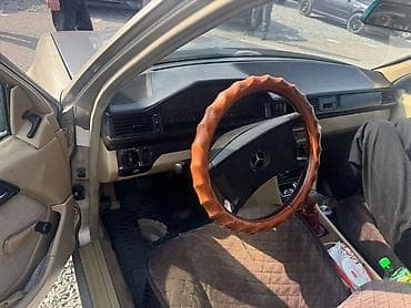 мтз 920: Mercedes-Benz W124: 1989 г., Седан — 4