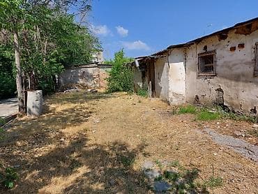 Коммерциялык кыймылсыз мүлктү ижарага берүү: Имарат, 200 м² — 3