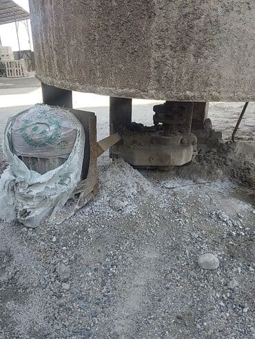 Торговое оборудование: Бетономешалка Принудительная, Большая (более 300 л), Б/у — 6