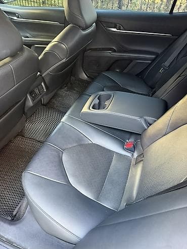 Toyota Camry: 2021 г., 2.5 л, Автомат, Бензин, Седан — 6
