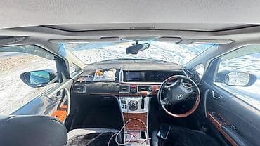 бардачки: Honda Elysion: 2007 г., 3.5 л, Автомат, Газ, Минивэн — 4