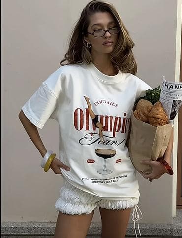 nike tech: Футболка белого цвета свободного кроя с принтом. 100% хлопок — 1