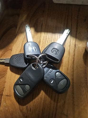 бензин алам: Honda CR-V: 2004 г., 2 л, Автомат, Бензин — 6