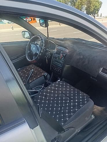 тойота пр: Toyota Avensis: 2000 г., 1.8 л, Механика, Бензин, Хэтчбэк — 4