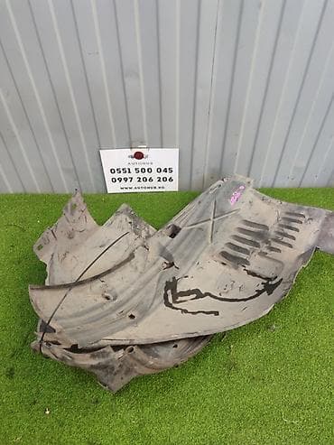 e500 124: Подкрылок Передний правый Mercedes-Benz, 2004 г., Оригинал — 1