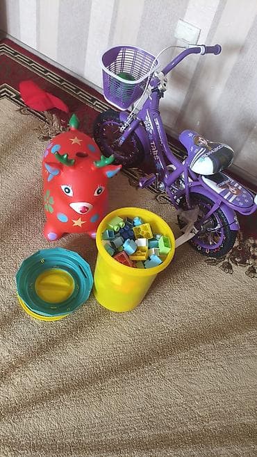 Детский мир: Детский велосипед, 4-колесный, 4 - 6 лет, Для девочки, Б/у — 4
