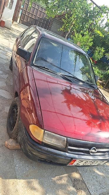 Унаа: Opel Astra: 1996 г., 1.4 л, Кол менен иштөөчү, Бензин, Хетчбек — 2
