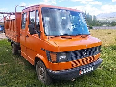 Жеңил жүк ташуучу унаа, Mercedes-Benz, Дубль lalafo.kg да Жеңил жүк ташуучу унаа, Mercedes-Benz, Дубль