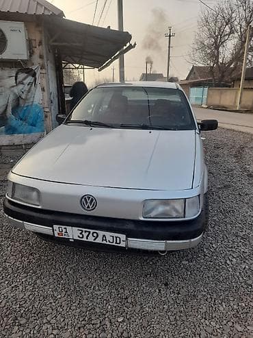 подушки в машину: Volkswagen Passat: 1992 г., Седан — 1