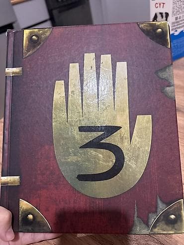 Книга «Гравити Фолз. Дневник 3» в отличном состоянии -