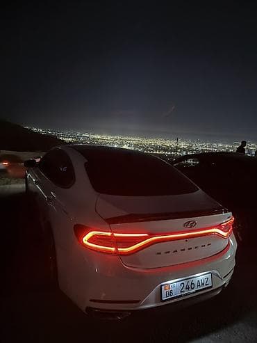 geely galaxy e5: Hyundai Grandeur: 2018 г., 3 л, Автомат, Газ, Седан — 2