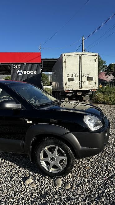 Транспорт: Hyundai Tucson: 2006 г., 2 л, Механика, Бензин — 3