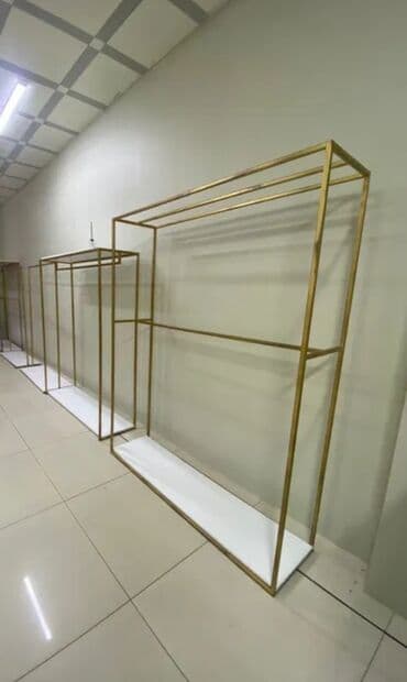 белый конь: Вешалка для одежды для магазина в отличном состоянии высота 190см — 1