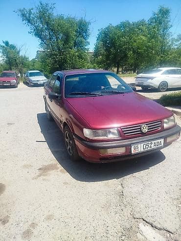 Volkswagen Passat: 1994 г., 1.8 л, Механика, Газ, Седан