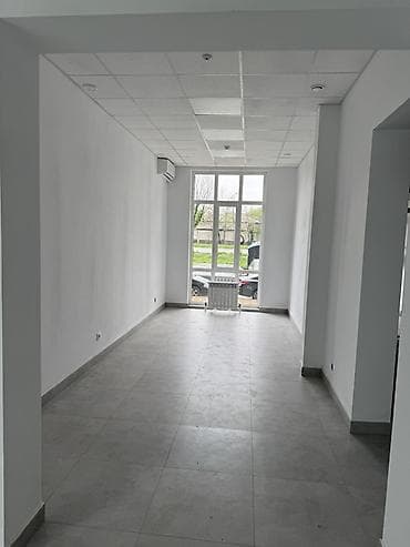 торговый места: Сдается Коммерческое помещение на первом этаже современного жилого — 8