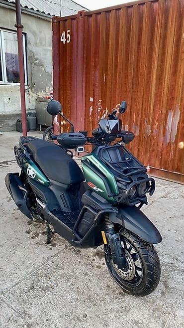 Кумурска мотороллер: Скутер танк 150 куб состояния жакшы матор тутобойт май жебейт пластик — 1